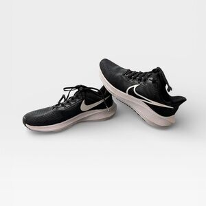 Nike Air Zoom Pegasus 39 Women's 8.5 Black and White